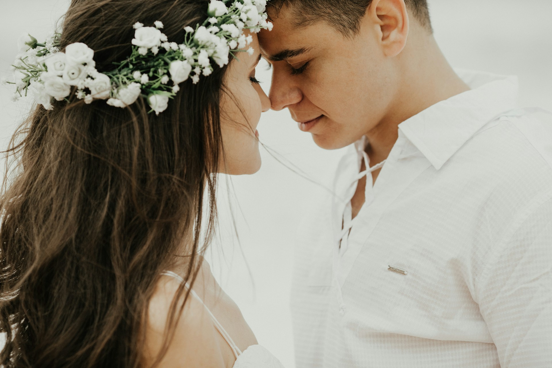 6 Best Elopement Photographers in Byron Bay